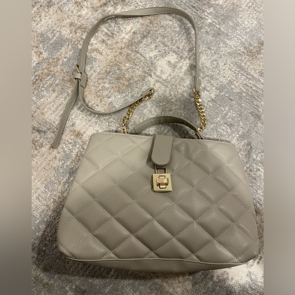 Bebe LYLA Shoulder Bag Taupe Color, Quilted Pattern Great Condition! - Picture 3 of 13